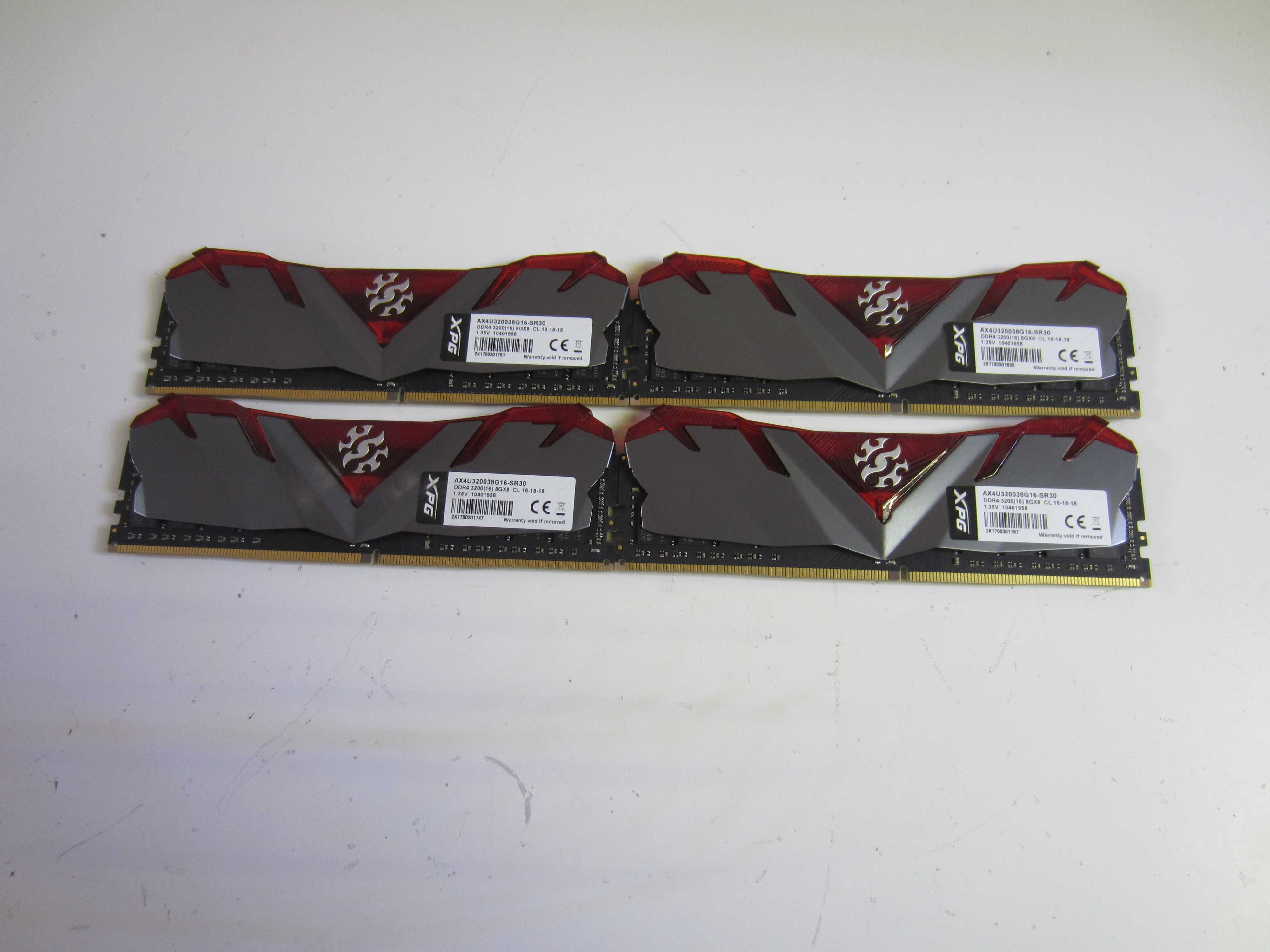Памет 32GB DDR 4 кит 4Х8GB XPG