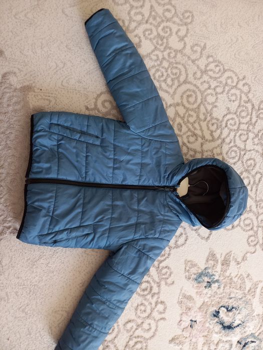 Детский куртка,осень-весна, в отличном состоянии, почти новый.