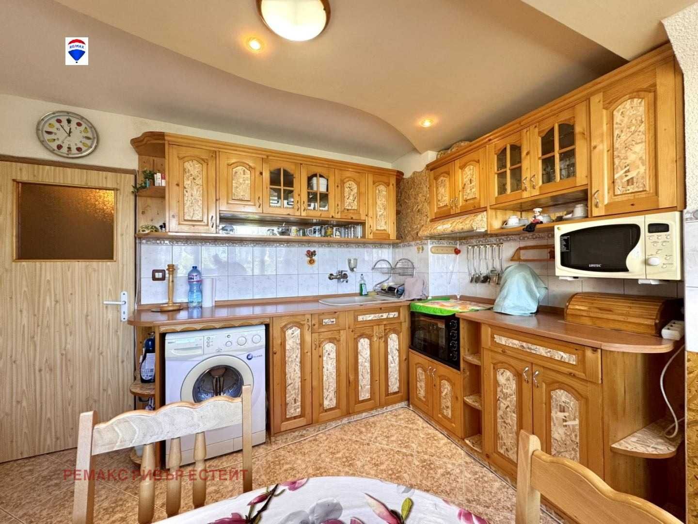 Двустаен апартамент за продажба кв. Чародейка Север