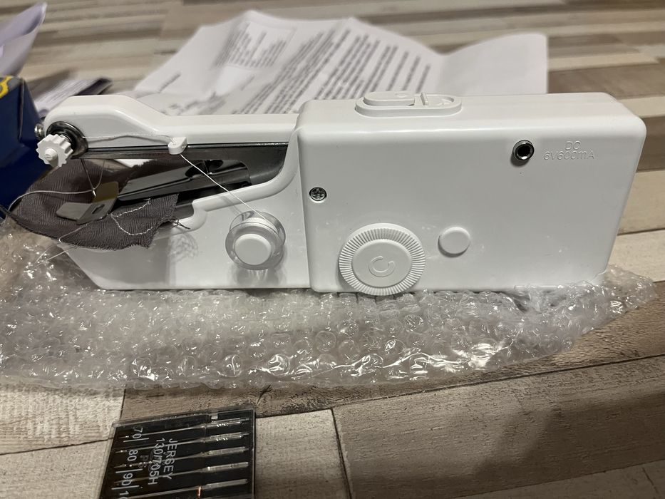 Mini masina de cusut portabila-The handheld sewing machine,cu baterii