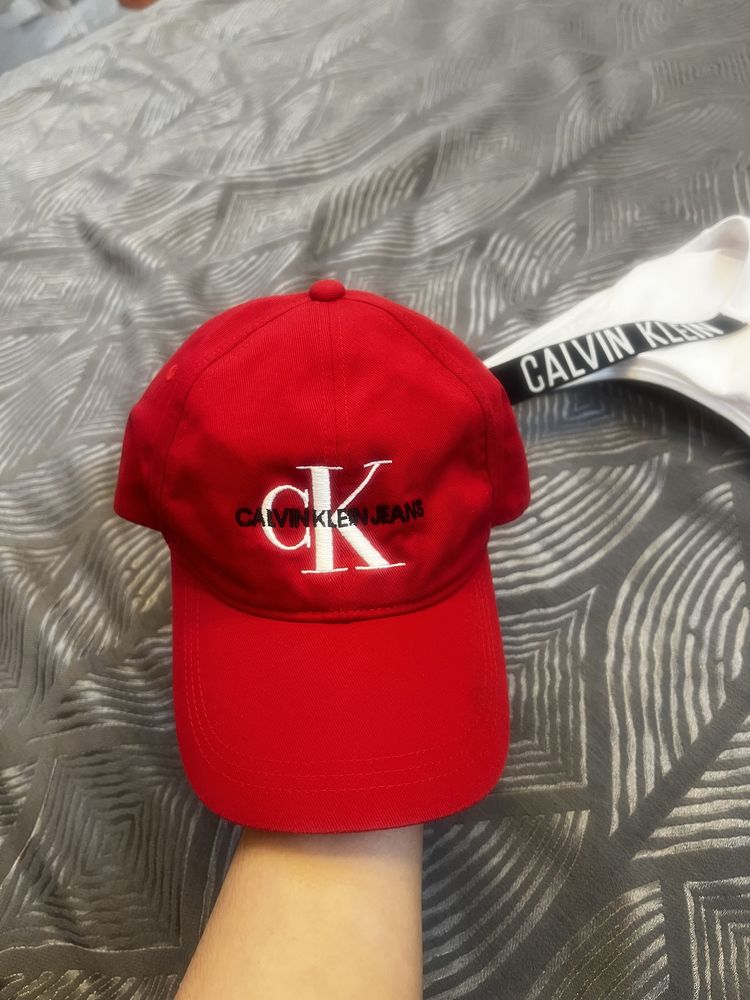 Продаю кепку бейсболку Calvin Klein Кельвин К