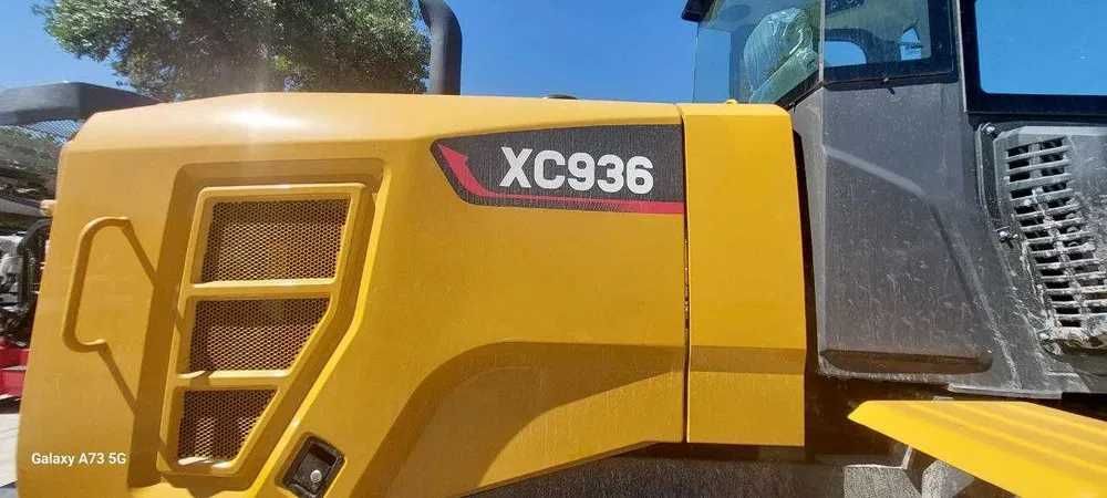 Фронтальный погрузчик XCMG XC936 — ковш 2.1 м³, джойстик, надёжный