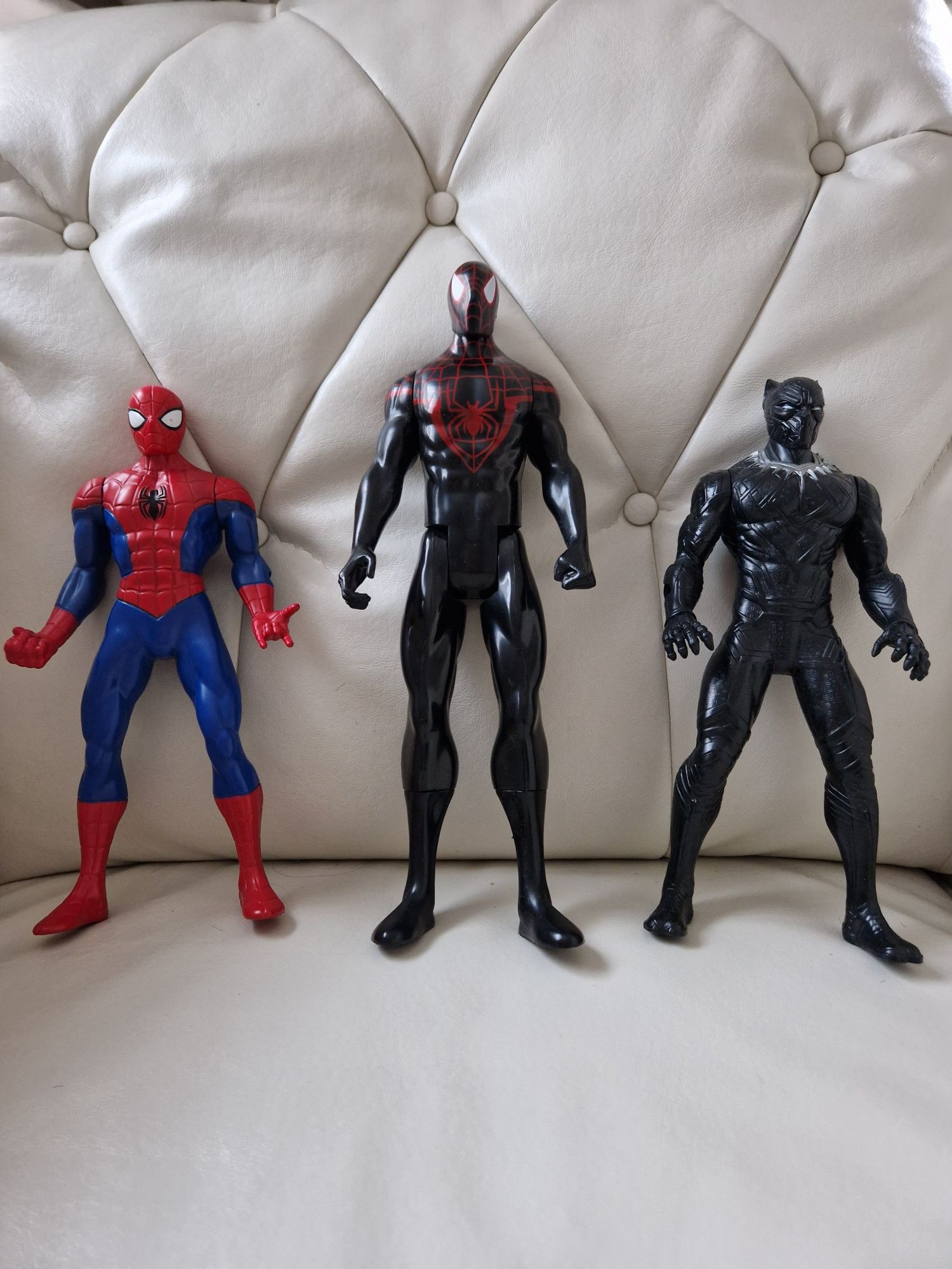 Supereroi MARVEL: Spiderman, Pantera Neagra, Miles Morales