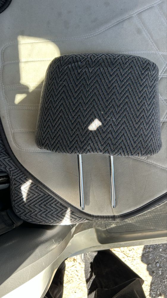Подголовник на crv rd1