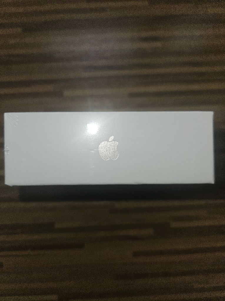 Безжични Bluetooth слушалки Apple AirPods 3