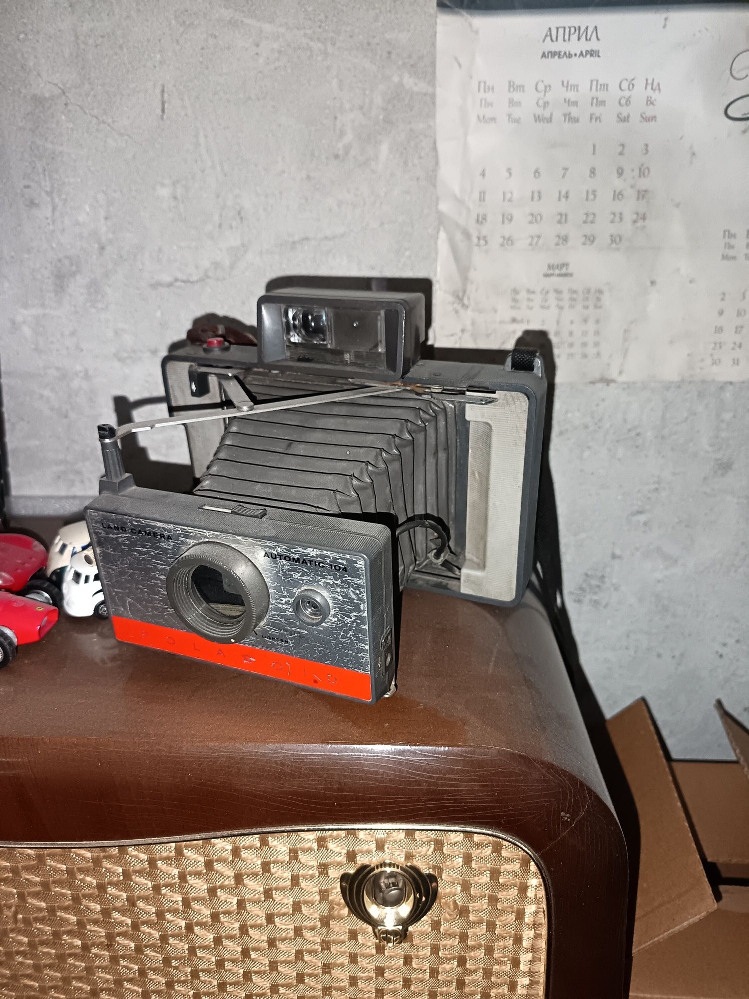 Ретро фотоапарат поларойд