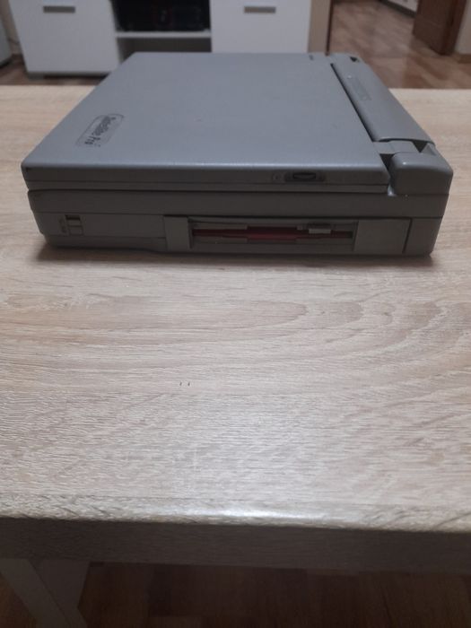 Ретро лаптоп Тошиба Сателите про 405CS