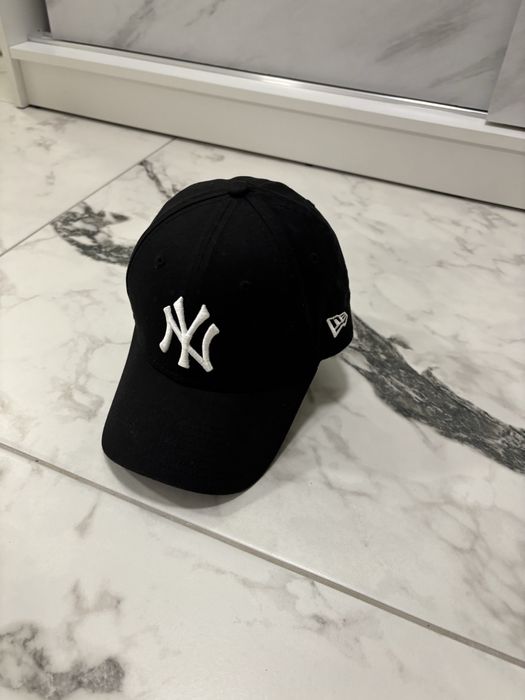 Шапка с козирка New era