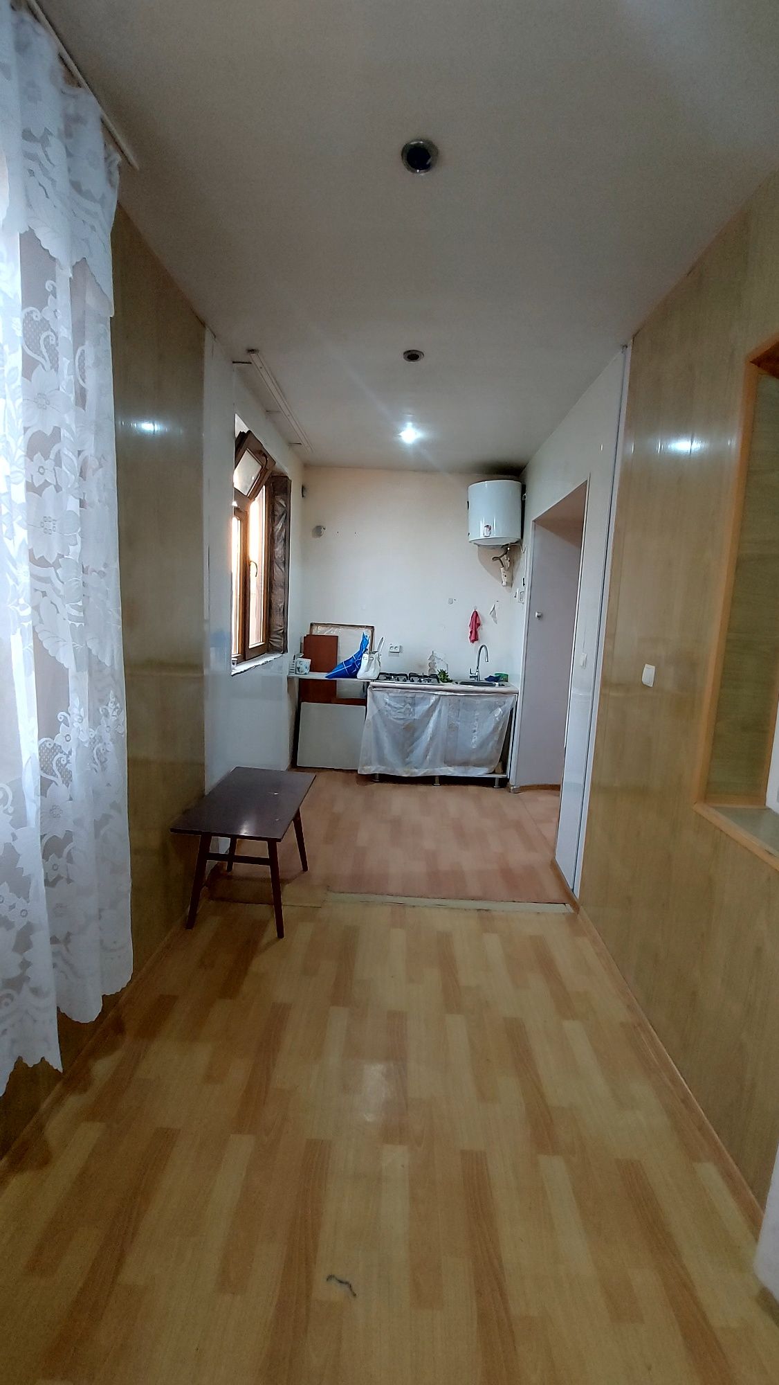 Сотилада 1/4/4 гиштили дом 42m²