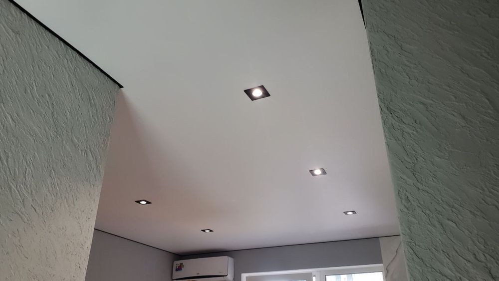 установка натяжных потолков