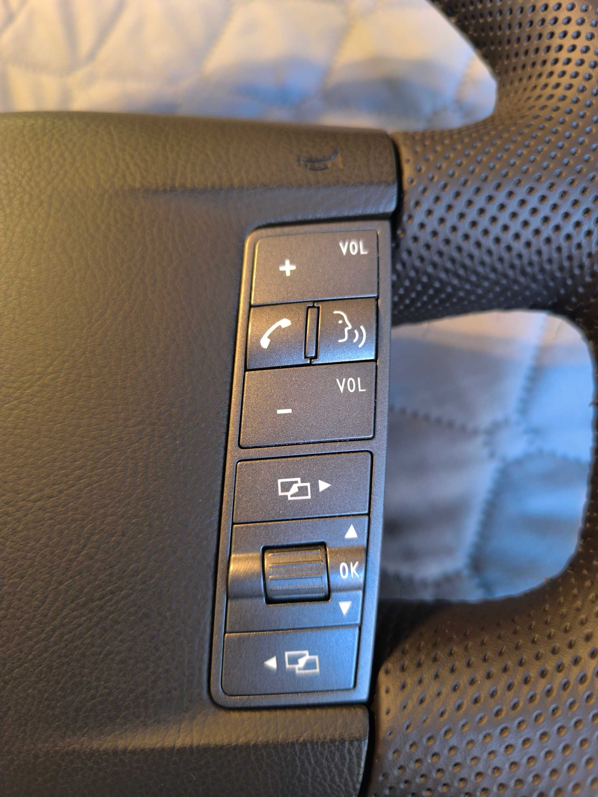 Претапициран мулти волан с еърбег за VW Touareg 7L / Phaeton 3D