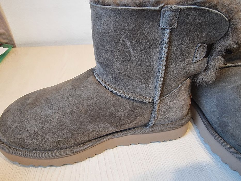 Vand Cizme dama UGG nr 37 , noi
