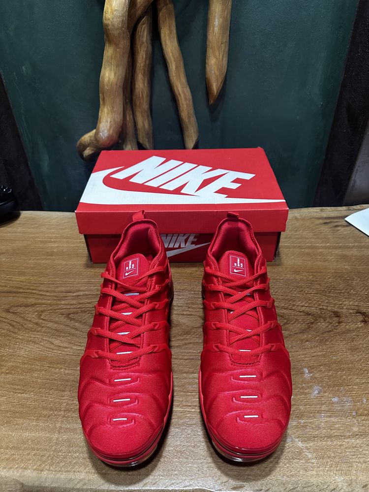 Nike Vapormax Plus Triple Red