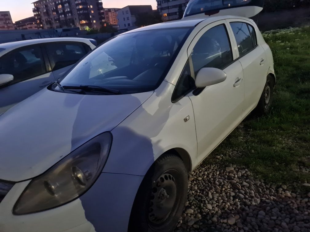 Vând Opel corsa d 2008