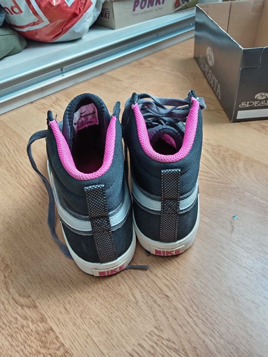 Дамски кецове Nike