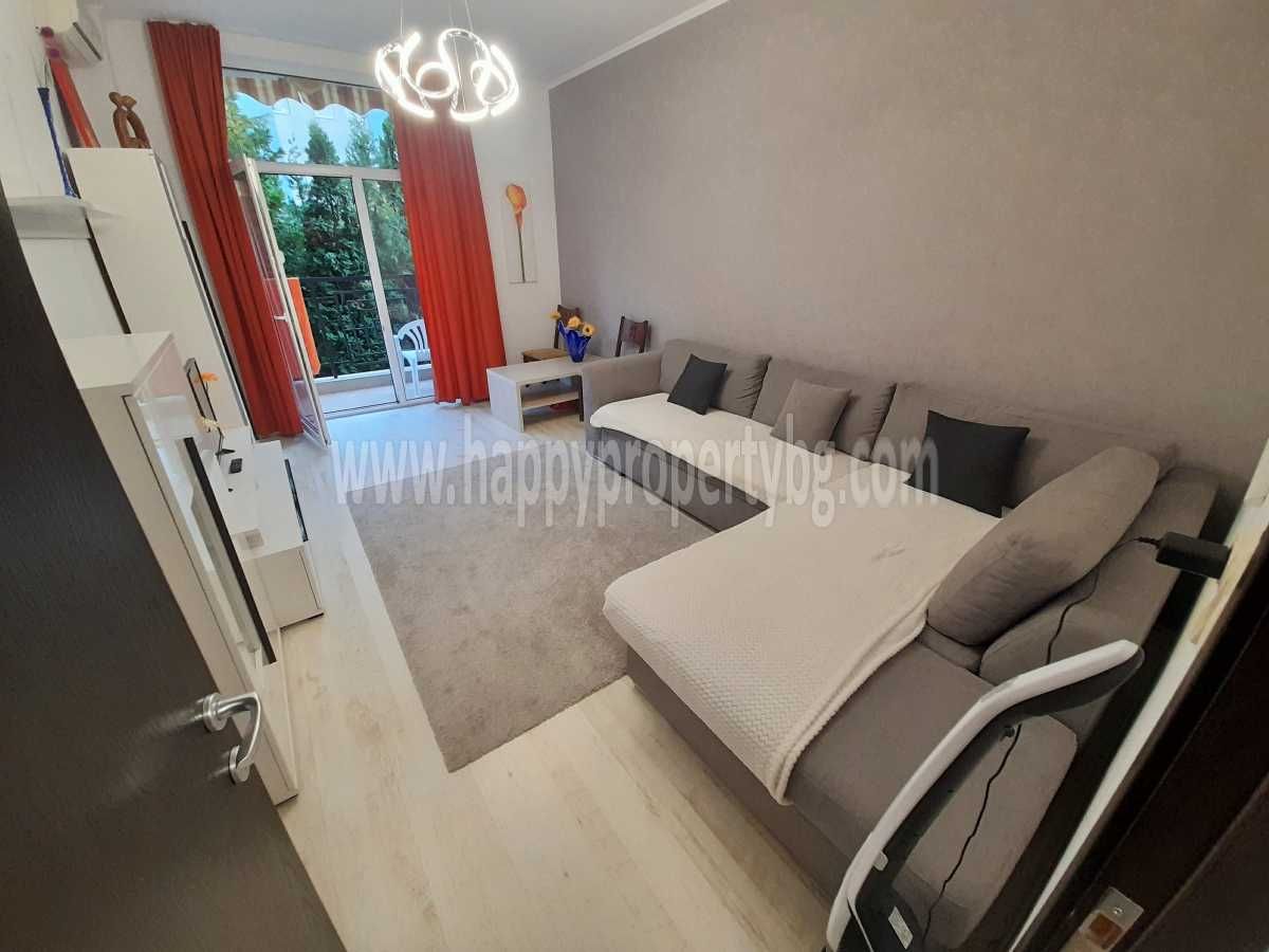 Продава се Тристаен апартамент в к.к. Слънчев бряг - 70 кв.м за 1100 €/кв.м - Снимка #1