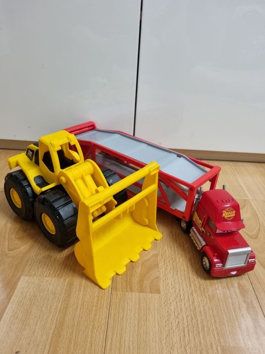 Продам детские машинки