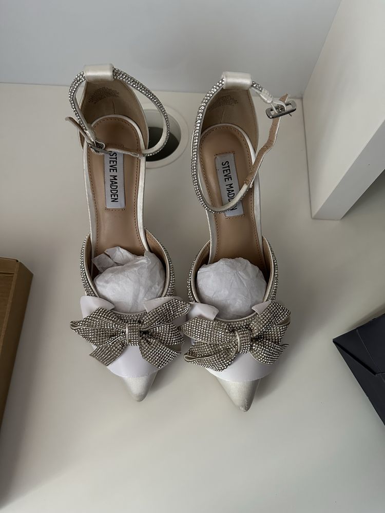 Steve Madden Обувки Lumiere с декоративни кмаъни, размер 37