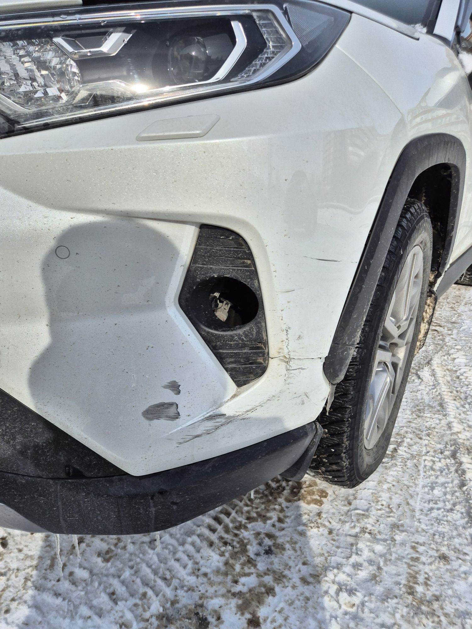 Бампер Б/У RAV4 52119