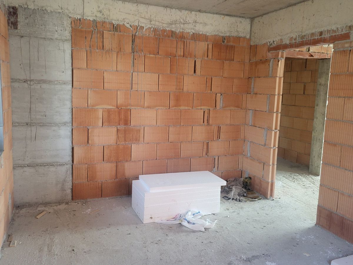 Продава се Двустаен апартамент в Варна, м-т Зеленика - 67 кв.м за 2010 €/кв.м - Снимка #11