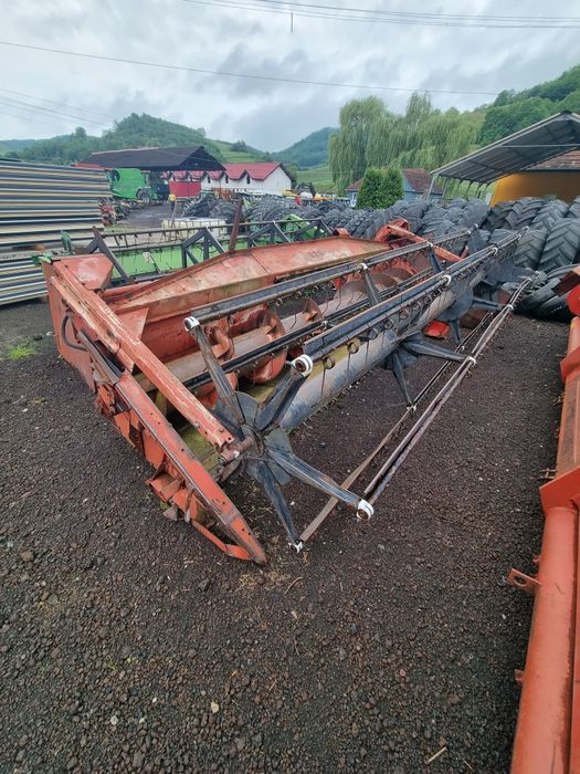 Dezmembram masa/header păioase CASE ih 825