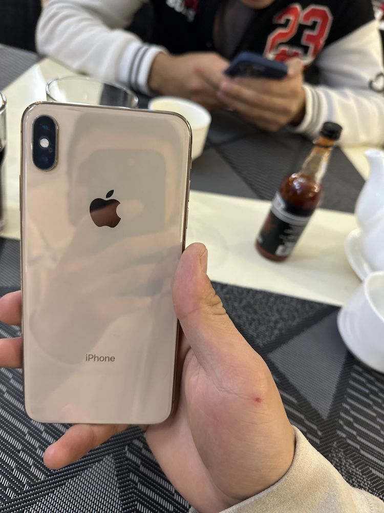 Iphone Xs max sotiladi