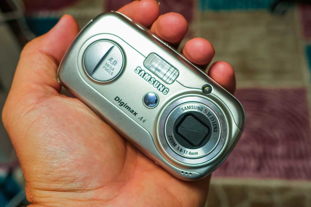 aparat foto digital Samsung A4 (digicam cu senzor CCD)