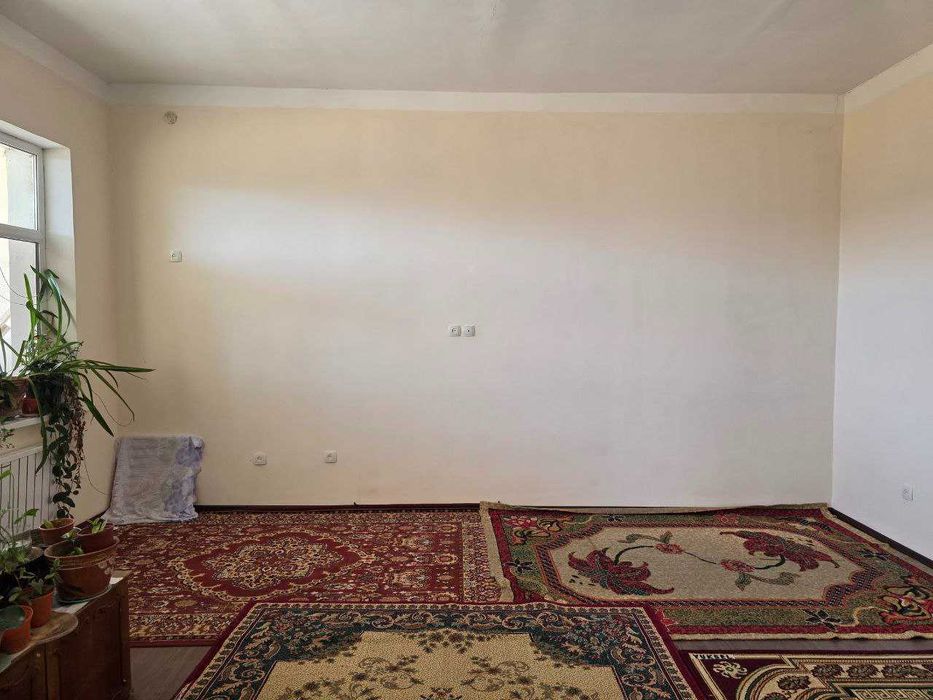 Коттедж сотилади, Саёхат чойнак-пиёлани рўпарасида