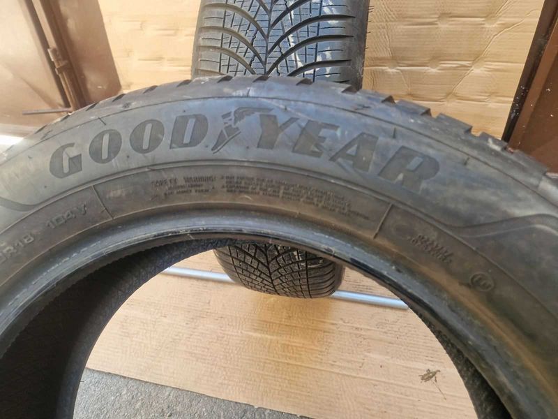 2 Goodyear R18 225/60
всесезонни гуми
DOT4622