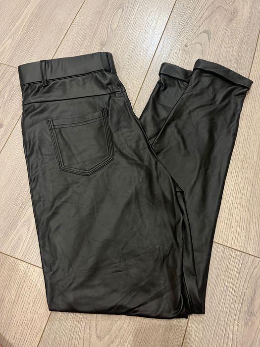 Модерни черни, бели и сини дънки панталони клинове от Shein Размер М