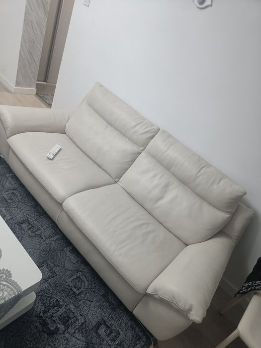 De vânzare canapea din piele naturala