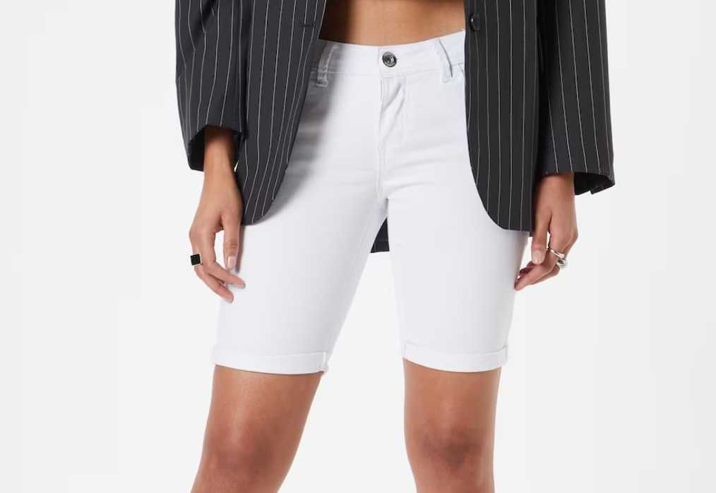 Pantaloni albi, scurti, 'aboutyou', S/36