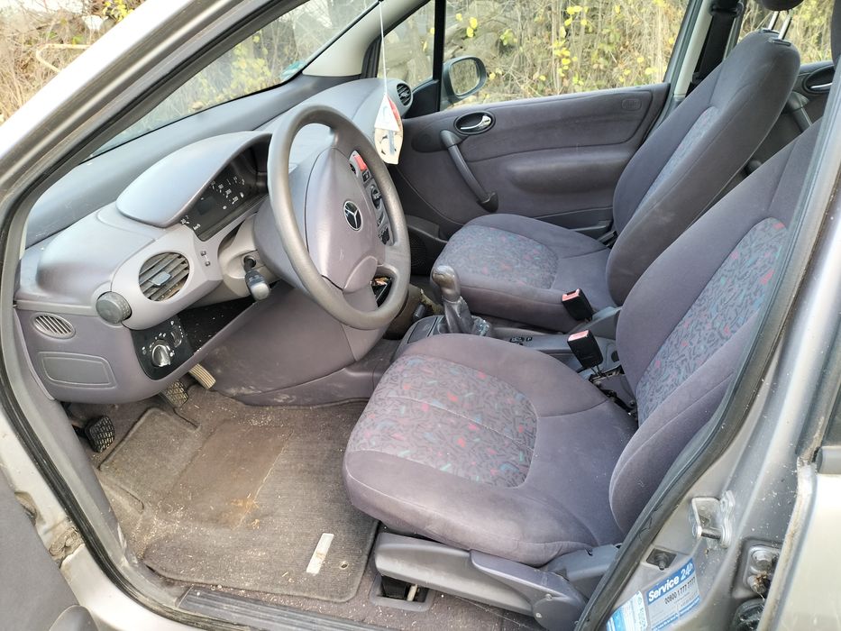 Mercedes de vînzare pentru piese de schimb.