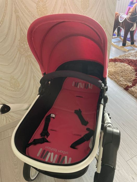 Коляска почти новая