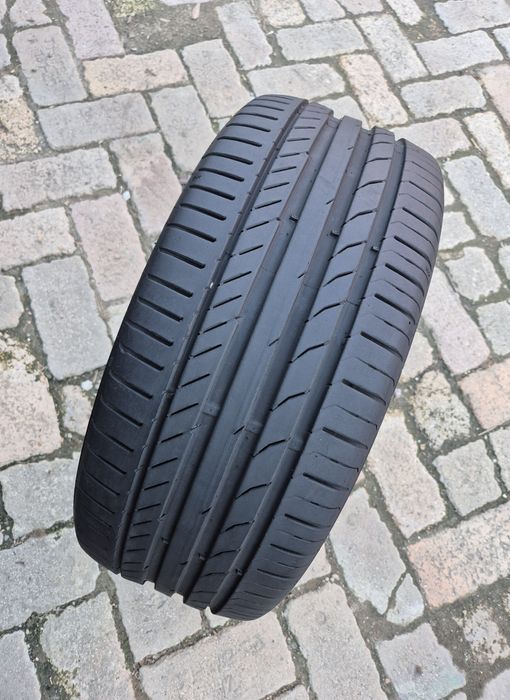 O bucată 225/45 R17 vară - una Continental