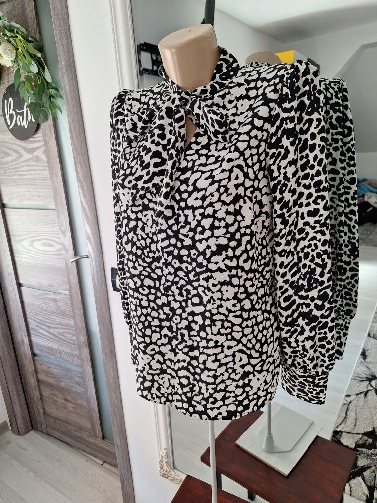 Bluza noua Anglia M..de brend..superba