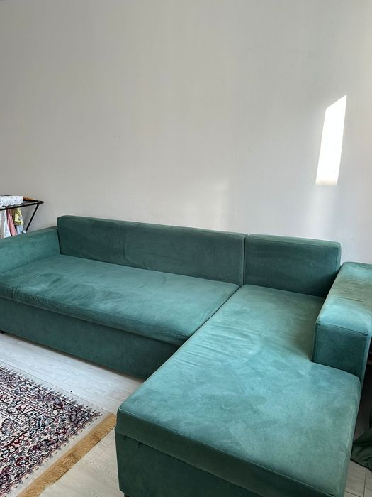 Диван в среднем состоянии