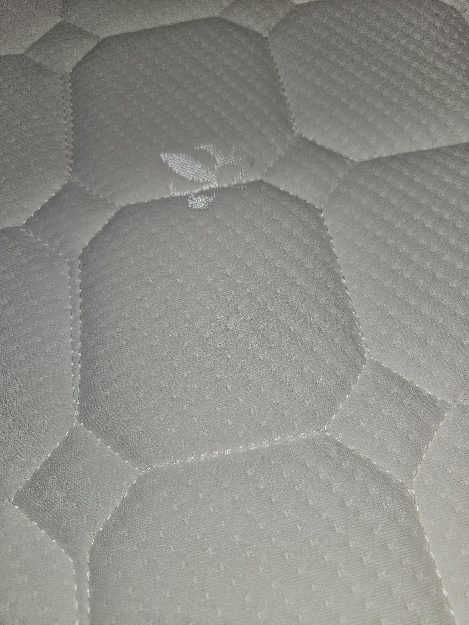 Vând 2 saltele ortopedice,  bambus, 5 cm