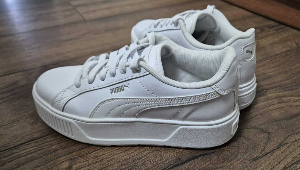 Спортни бели обувки Puma Karmen