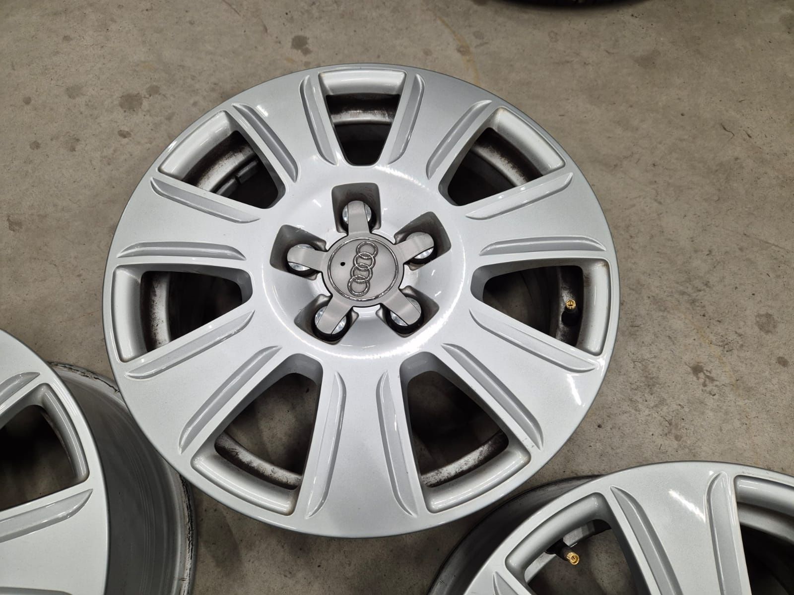 Jante Audi Q3 Q2 A4 A6 R16 originale stare foarte buna