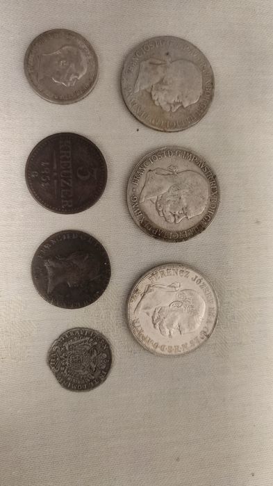 Moneda aniversara cu revolutia