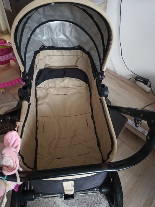 Vând carut bebelusi