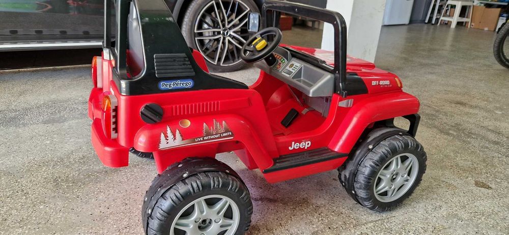 Детска Акумулаторна Кола PEG PEREGO - JEEP