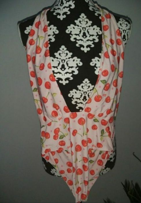 Costum de baie intreg