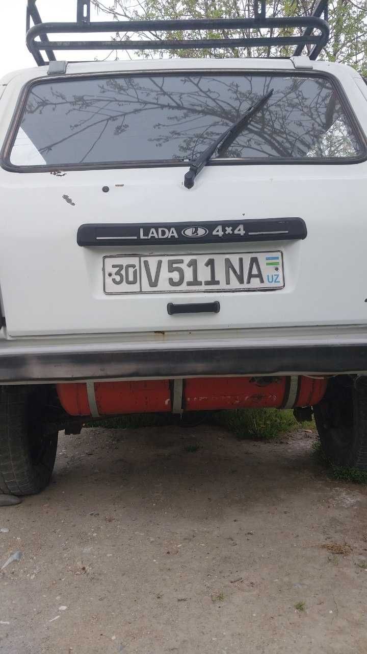 NIva 4x4 sotiladi.