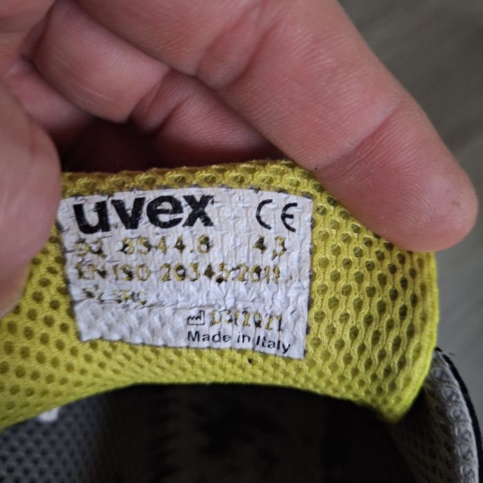 Bocanci de lucru cu bombeu Uvex nr 43