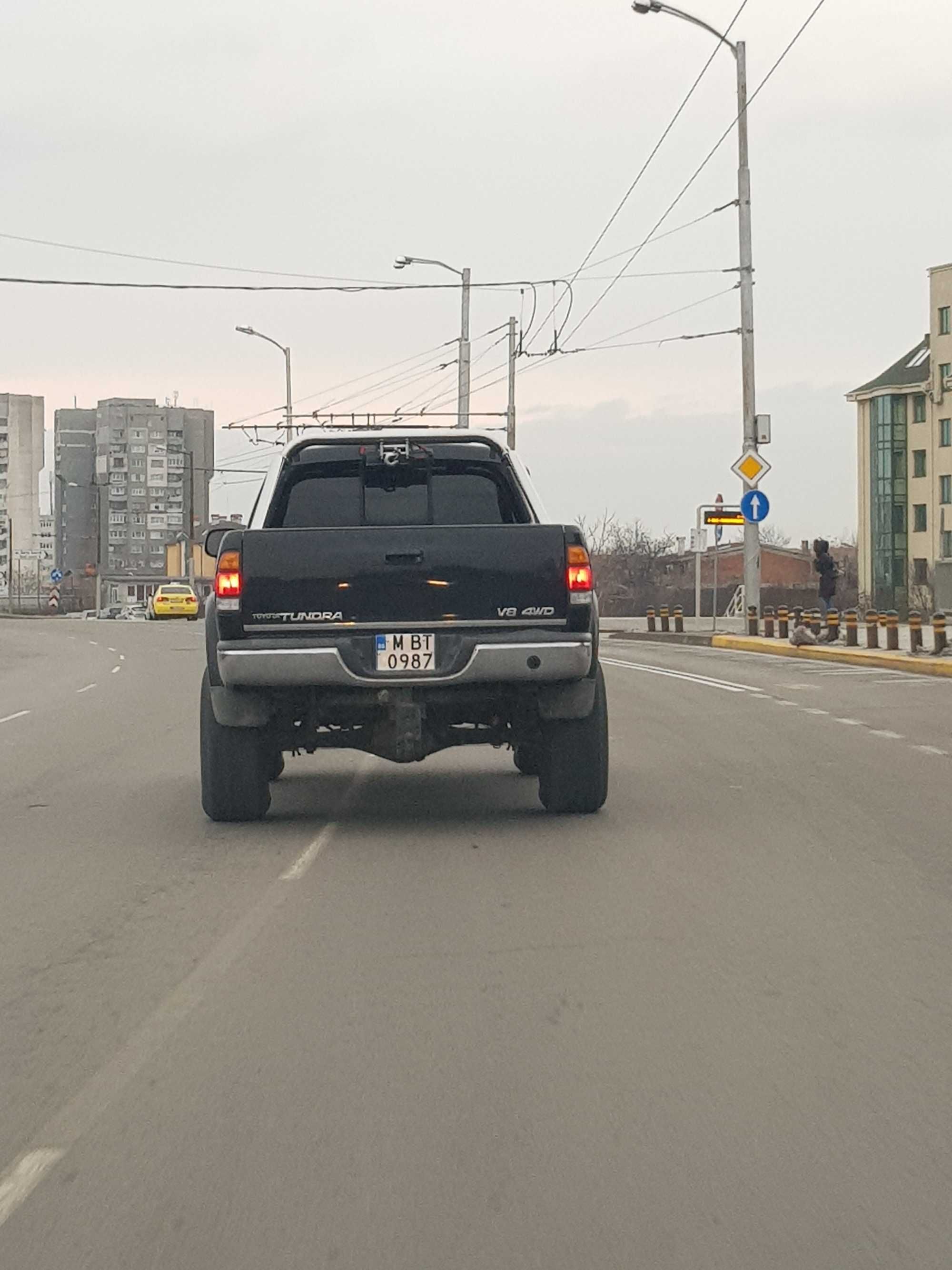 toyota tundra v 8 4x4