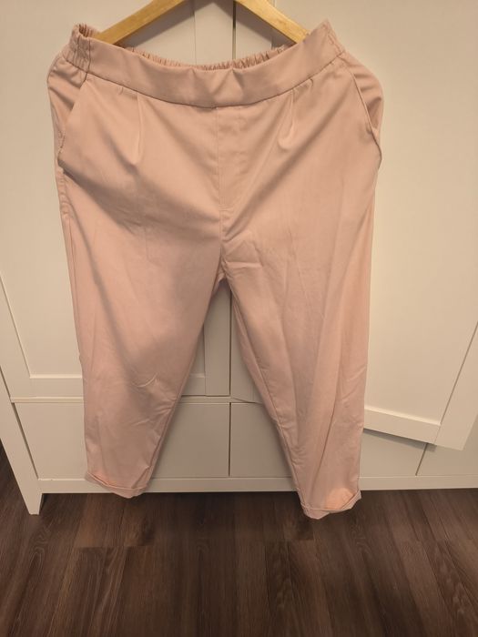 Pantaloni casual măr L Pull&bear