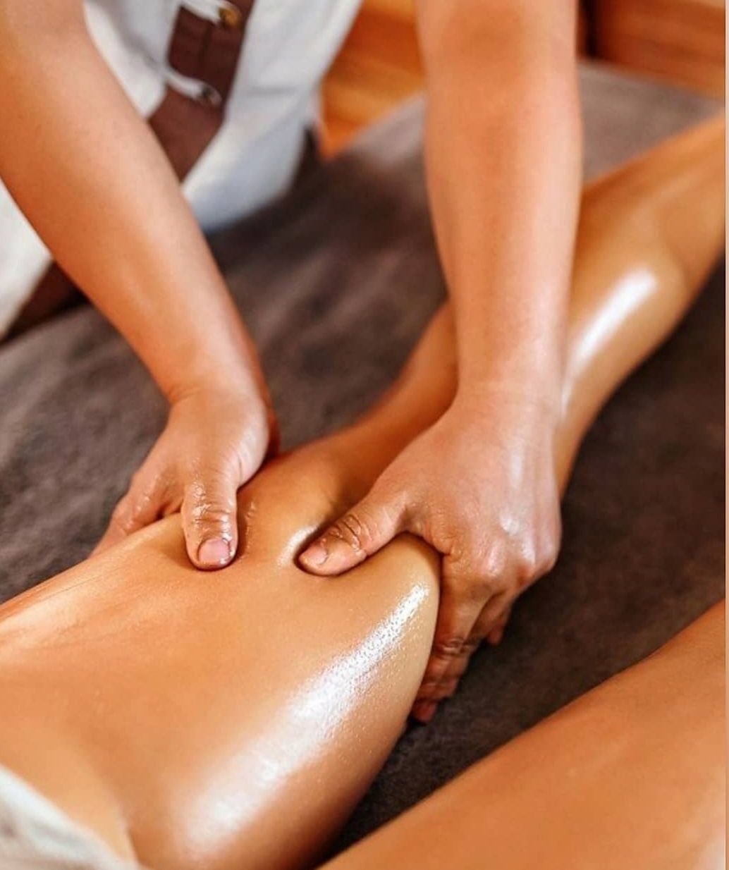 Массажист  массаж ног, спины лечебно оздоровительный услуги массажа