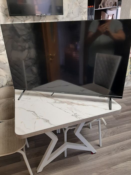 Продам на запчасти телевизор